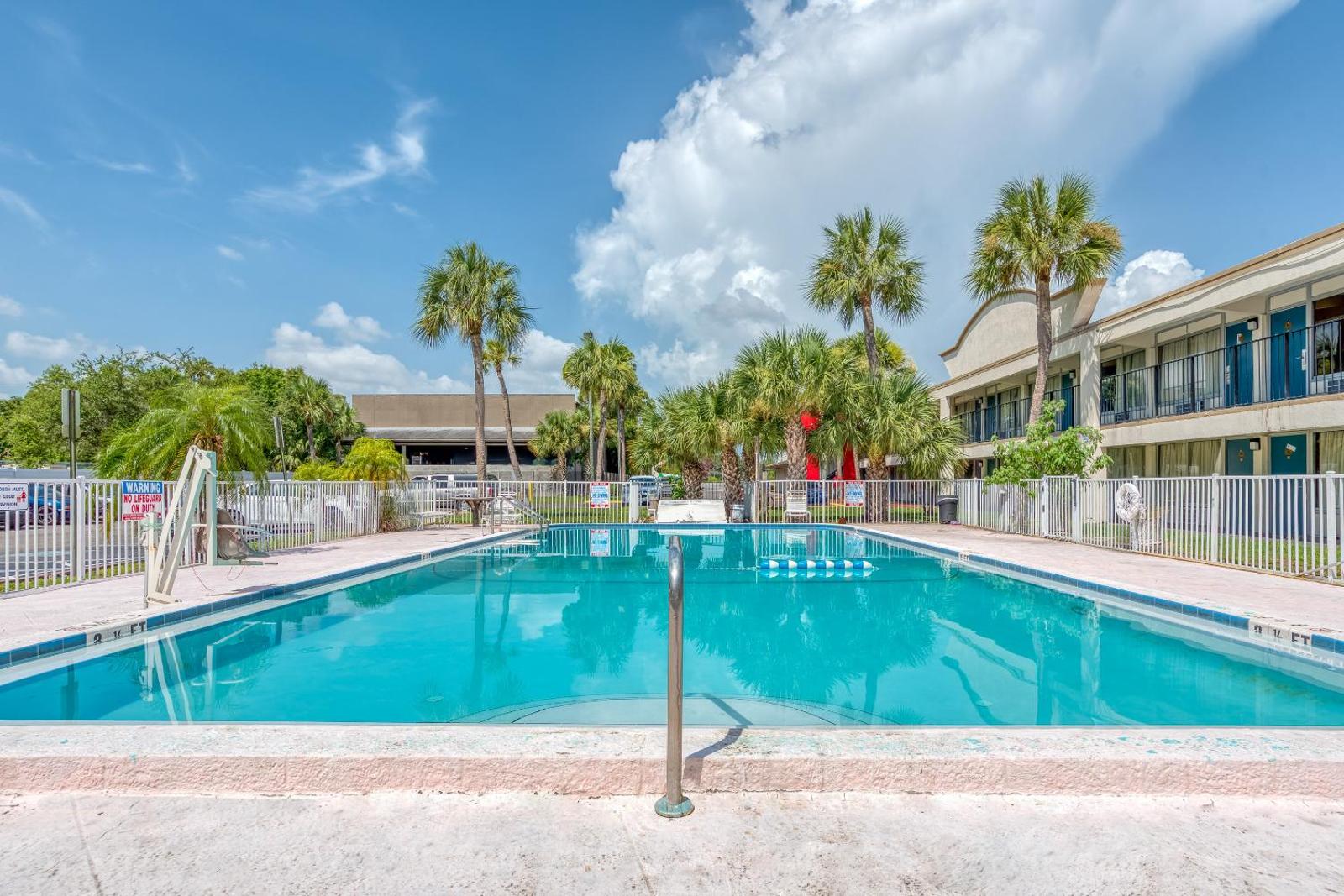 Bayside Inn Pinellas Park - Clearwater Main image 1
